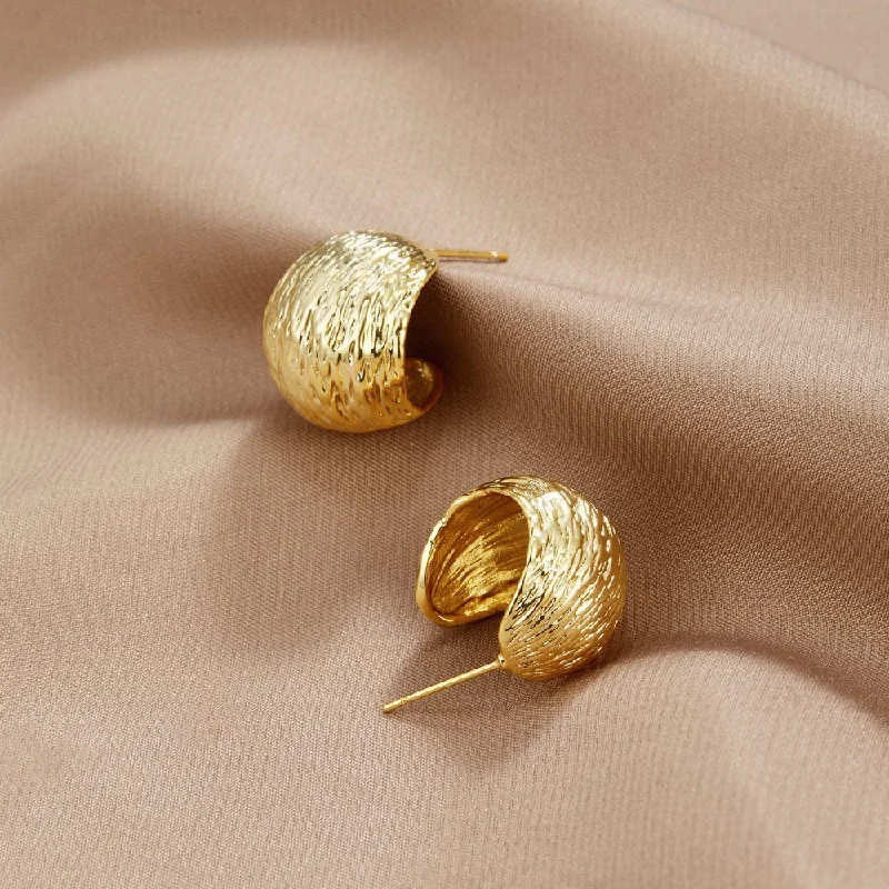 Hoop earrings with colorful beads for a fun and playful vibe-Chunky Gold Wave Earrings