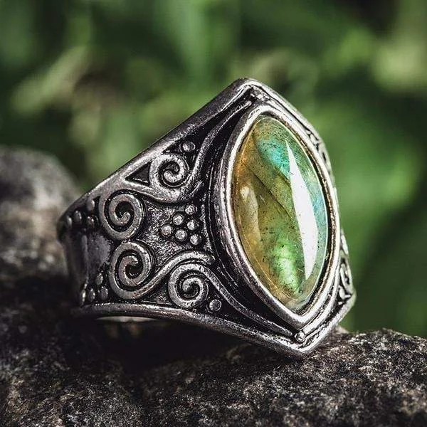 Women’s rings with topaz gems for brilliance -Awakening Labradorite Ring