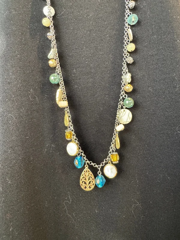 Elegant necklaces and pendants with onyx stones for a sleek, polished look-Necklace Chain By Chicos