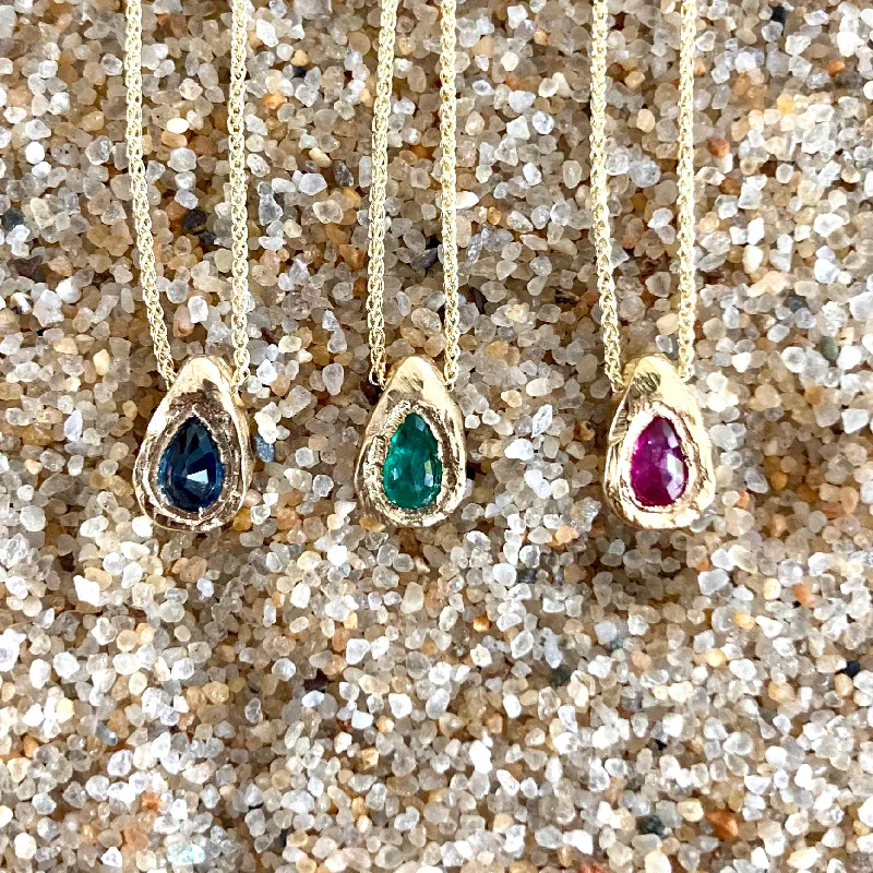 Simple necklaces and pendants with tiny charms for a delicate and casual vibe-Teardrop 18K Gold Pendant Necklaces