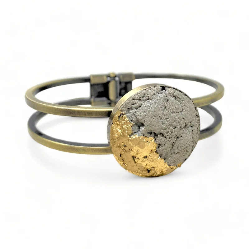 Best bangle bracelets with gemstone clusters for a bold and colorful statement piece-Vintage Concrete Gold Leaf Bracelet