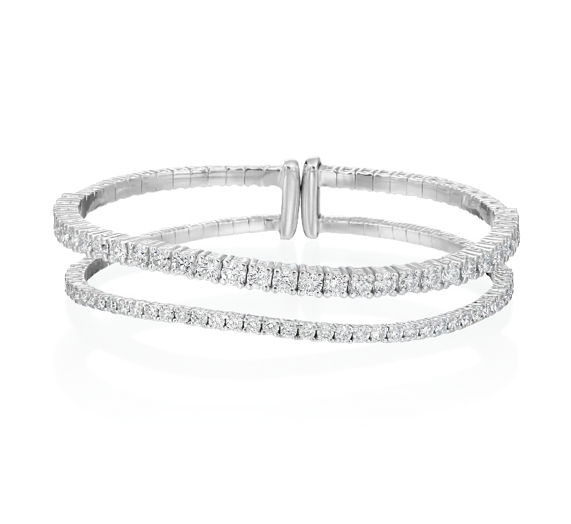 Wide bangle bracelets with modern geometric patterns for a bold fashion statement-Lady's White 18 Karat Bracelet With Diamonds